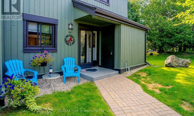 18-158 Escarpment Crescent