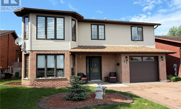71 Chantal Crescent