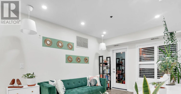 205-70 Baycliffe Crescent, Brampton, ON, L7A 0Z5