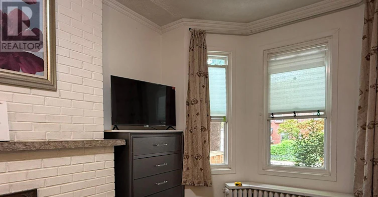 1A-366 Lippincott Street, Toronto, ON, M5S 2P7