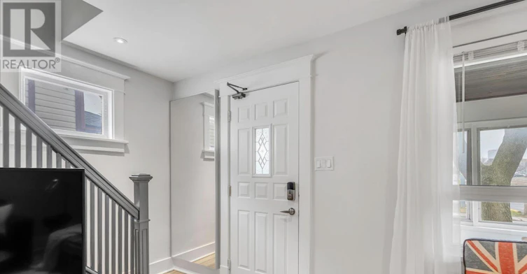 5111 Kitchener Street, Niagara Falls, ON, L2G 1B1 - 2