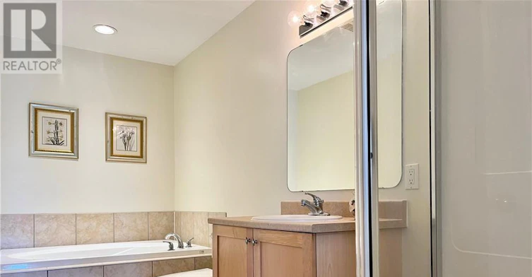 39 Bellrock Drive, Ottawa, ON, K2K 3J4 - 17