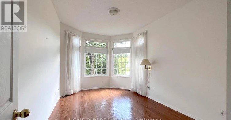 302 Wisteria Crescent, Ottawa, ON, K1V 0N4 - 6