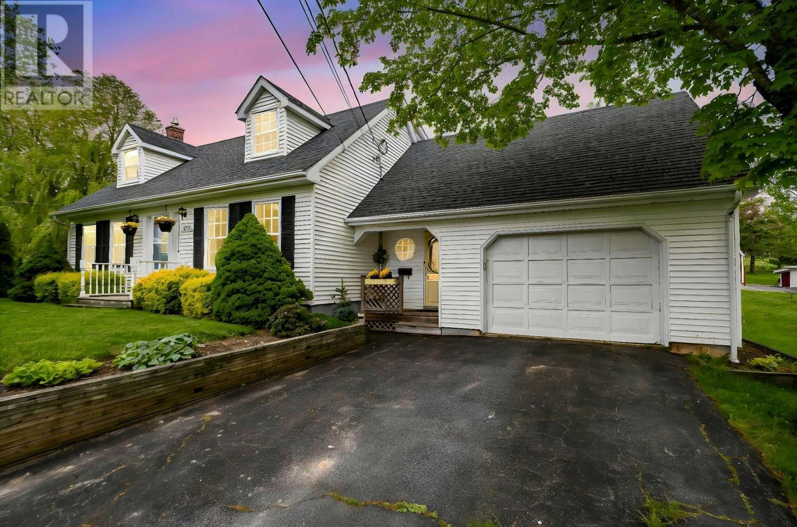 258 Falmouth Dyke Road, Falmouth, NS, B0P 1L0