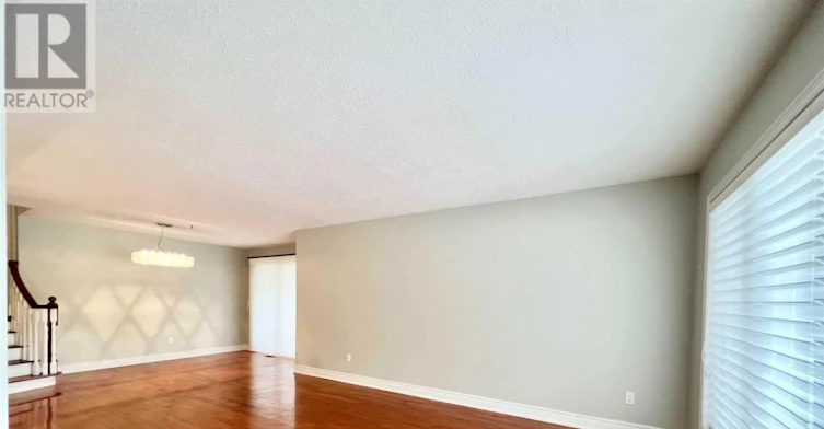 25 Dunlace Drive, Toronto, ON, M2L 2R8 - 6