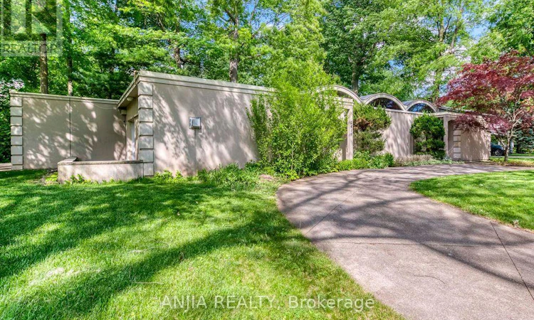 2419 Lionheart Crescent