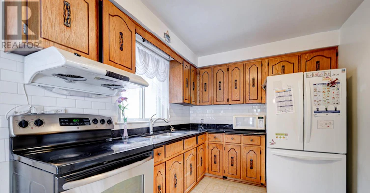 26 Benway Drive, Toronto, ON, M9W 1Z3 - 14