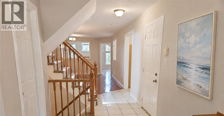 421 Lausanne Crescent, Waterloo, ON, N2T 2X6 - 8