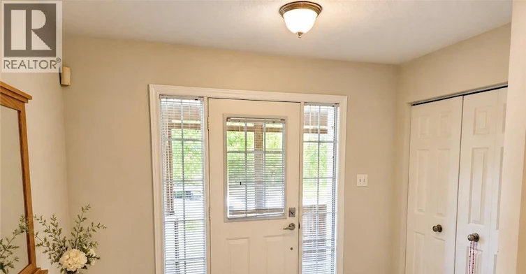 421 Lausanne Crescent, Waterloo, ON, N2T 2X6 - 7