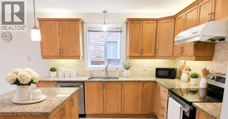 421 Lausanne Crescent, Waterloo, ON, N2T 2X6 - 11