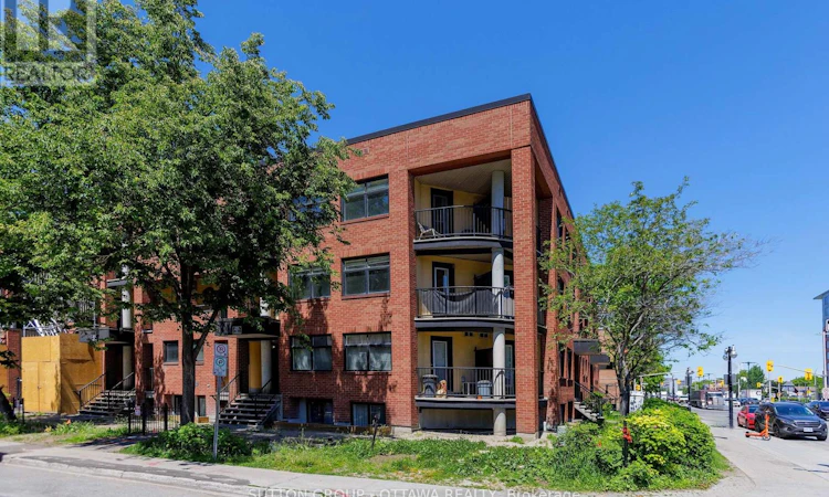 10-255 Clarence Street