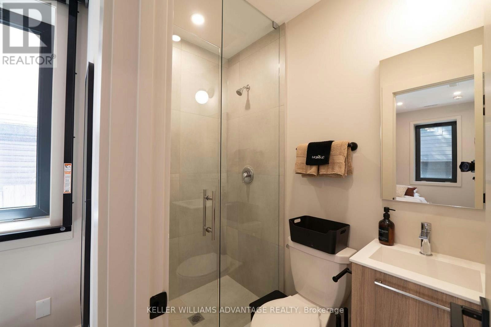 3-23 Ross Street, Toronto, ON, M5T 1Z8 - 11