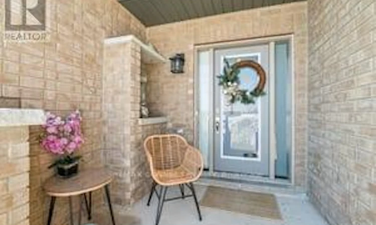 39 Turnberry Lane