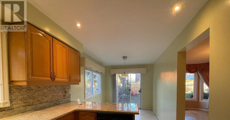 36 Tomlinson Circle, Markham, ON, L3R 9J8 - 6