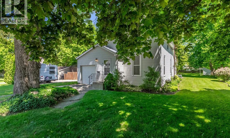 4 Maple Street