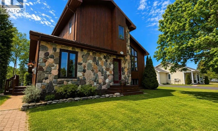 1075 Sycamore