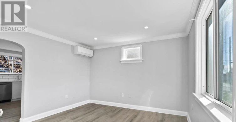 MAIN-73 Central Park Boulevard N, Oshawa, ON, L1G 5Y4 - 4