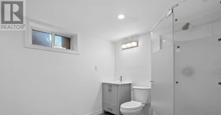MAIN-73 Central Park Boulevard N, Oshawa, ON, L1G 5Y4 - 11