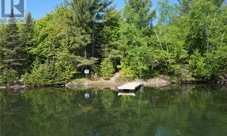 102 Maplegrove Island
