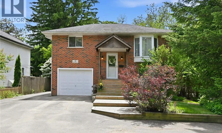 28 Rousseaux Street