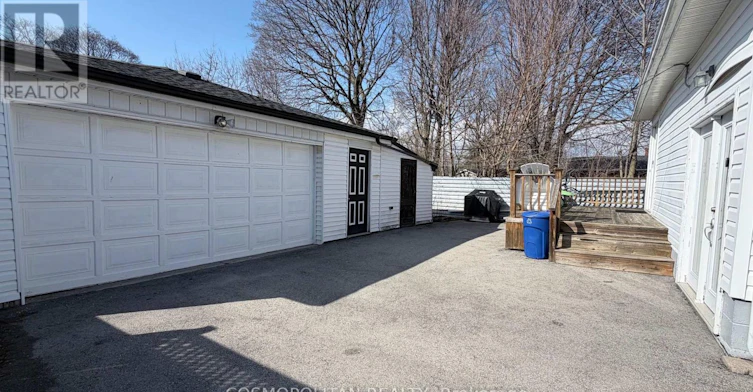 5359 Ontario Avenue, Niagara Falls, ON, L2E 3R7 - 4
