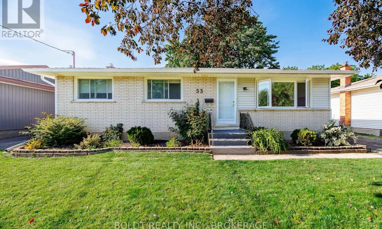 53 Huntley Crescent