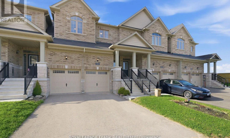 15 Highlands Boulevard