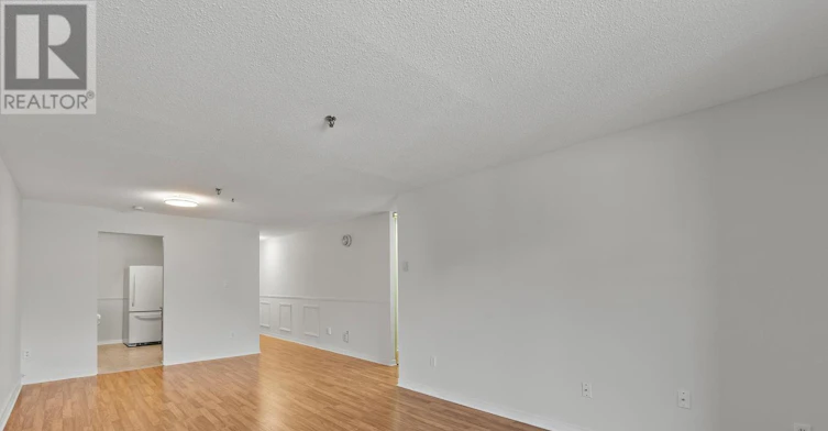 205-3955 Portage Road, Niagara Falls, ON, L2J 3W2 - 3