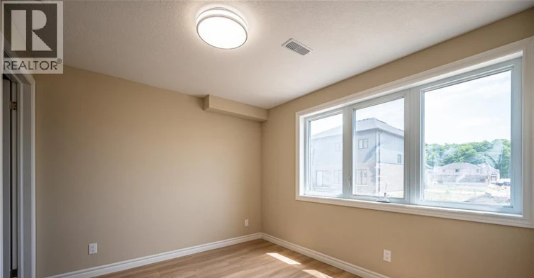 261 Benninger Drive, Kitchener, ON, N2E 0K2 - 7