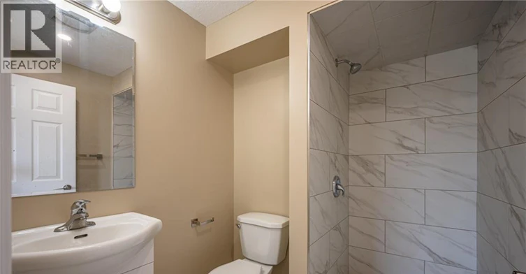 261 Benninger Drive, Kitchener, ON, N2E 0K2 - 9