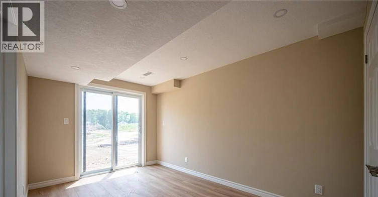 261 Benninger Drive, Kitchener, ON, N2E 0K2 - 4