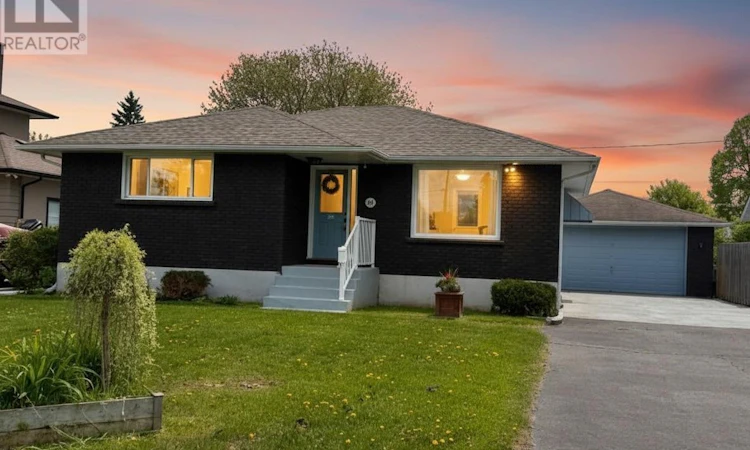 448 Heather Crescent