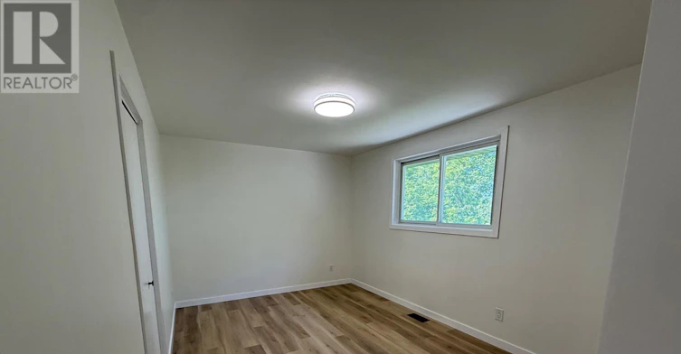 10 Dundas Crescent, St. Catharines, ON, L2T 1T3 - 10