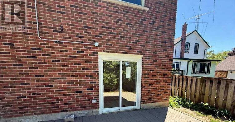 10 Dundas Crescent, St. Catharines, ON, L2T 1T3 - 15