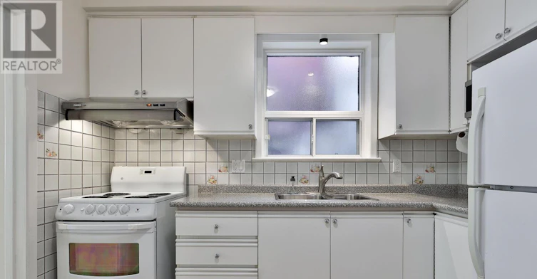 LOWER-144 Evelyn Avenue, Toronto, ON, M6P 2Z7 - 12