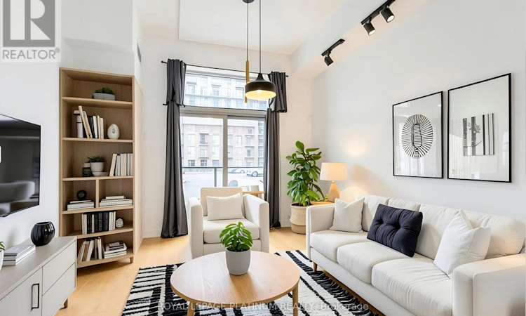 114-470 Dundas Street E