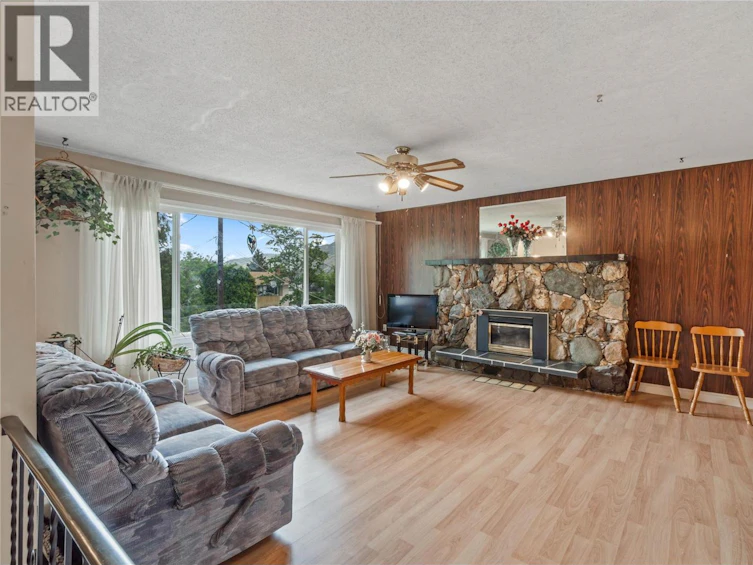 853 Alpine Terrace, Kamloops, BC, V2B 6E7 - 3