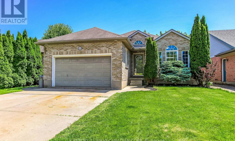10 Steeplechase Court