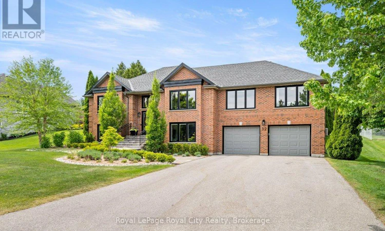 32 Cross Creek Boulevard