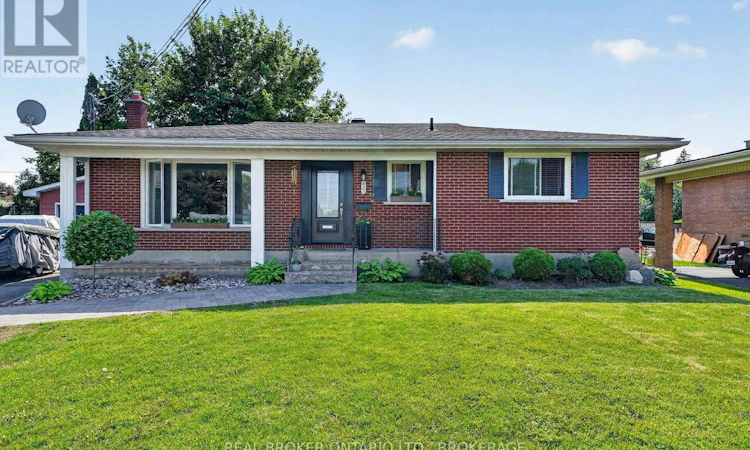 821 Haldimand Crescent