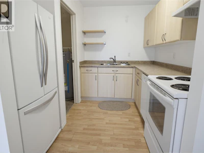 20-1221 Hugh Allen Drive - 2