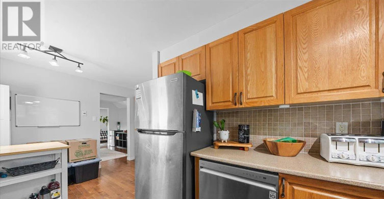 32 Flanders Street, Ottawa, ON, K2J 3K1 - 9