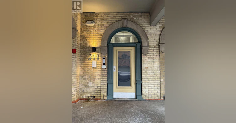 4-211 Jarvis Street, Toronto, ON, M5J 2C1 - 2