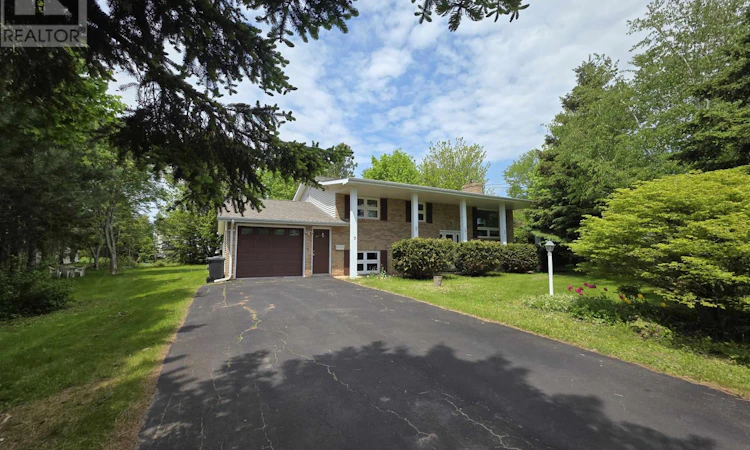 7 Crestview Drive