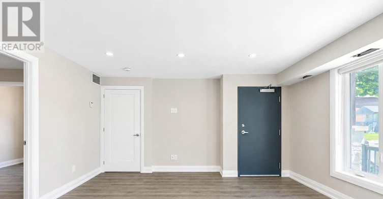 101-814 Glencairn Avenue, Toronto, ON, M6B 2A3 - 7