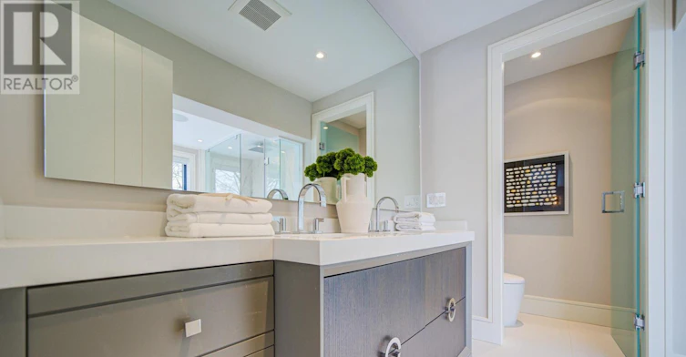 6 Hillholm Road, Toronto, ON, M5P 1M2 - 17