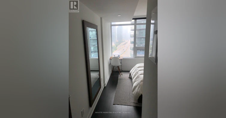 1512-17 Bathurst Street, Toronto, ON, M5V 0N1 - 4