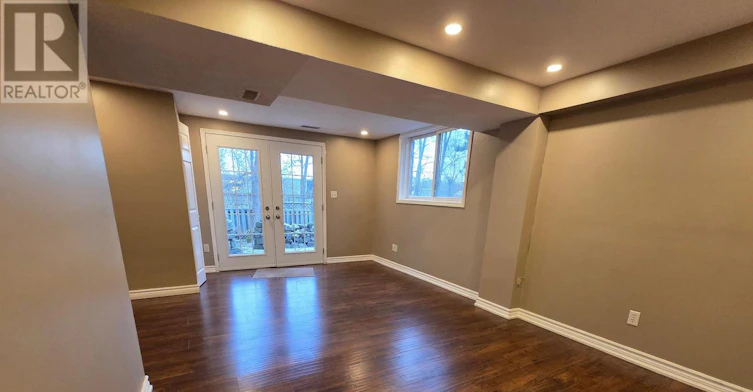 LOWER-696 Penny Lane, Burlington, ON, L7T 4J1