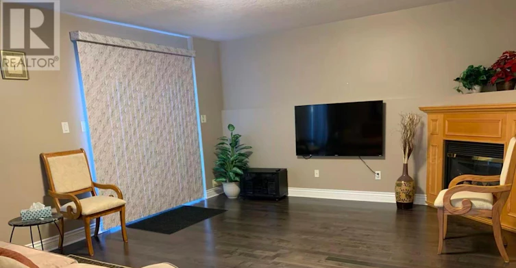 578 Springwater Drive W, Waterloo, ON, N2V 2S5 - 4