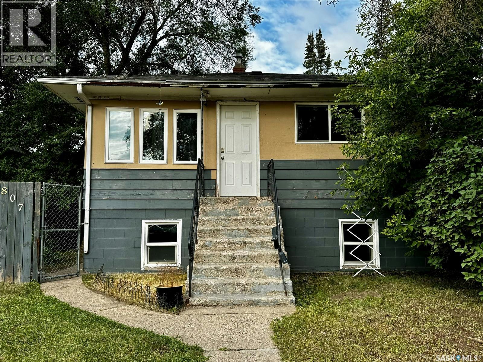 807 Weldon Avenue, Saskatoon, SK, S7M 2V3